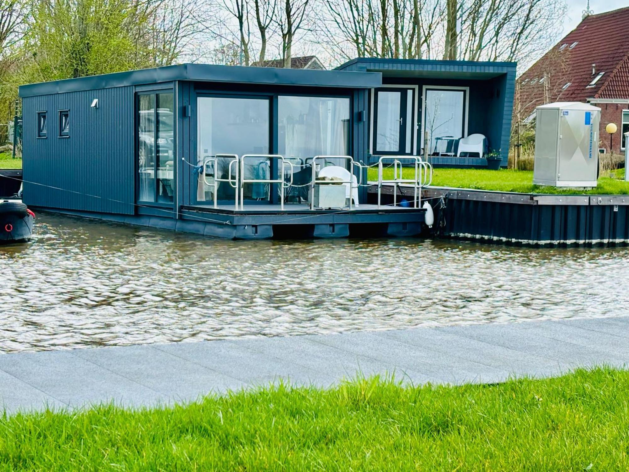 Uniek Overnachten In Een Tiny House Op De Appelhof Wommels Dış mekan fotoğraf